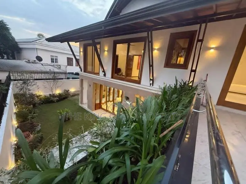 Luxury House for sale in Battaramulla