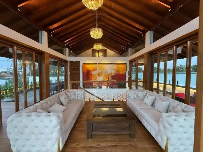 Luxury House for sale in Battaramulla