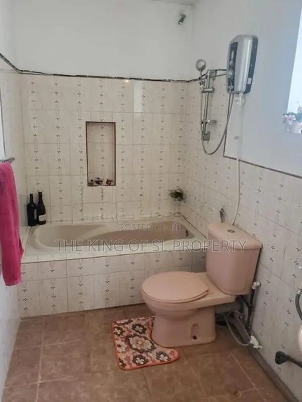 House for sale in Nugegoda ( Mirihana )