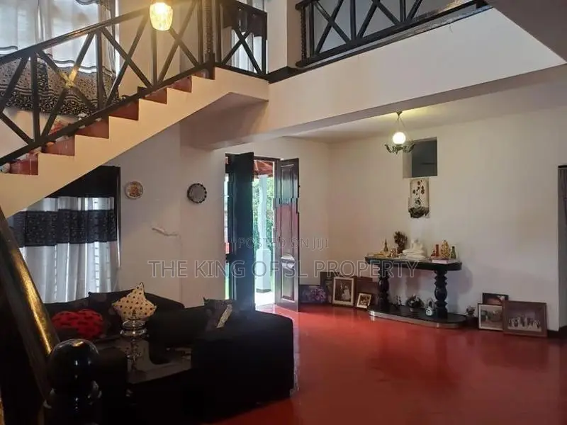 House for sale in Nugegoda ( Mirihana )