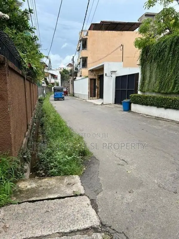 Land for sale in Dehiwala