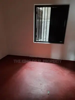 Land/old House for sale in Colombo 08