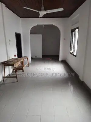 Land/old House for sale in Colombo 08