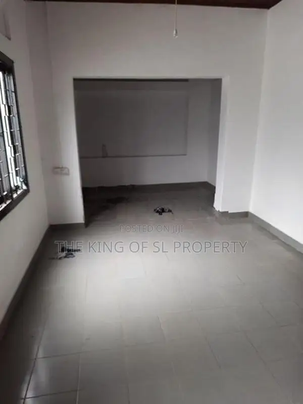 Land/old House for sale in Colombo 08