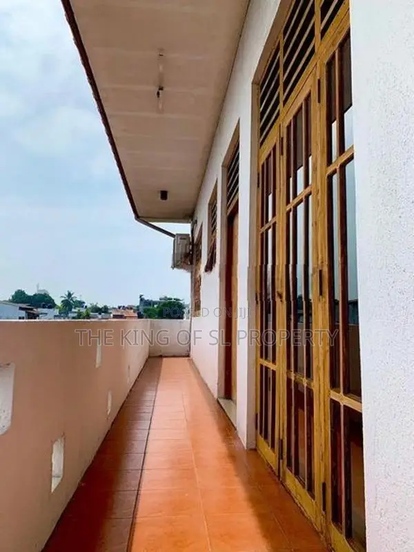 House / Appartement Building for sale in Kohuwala