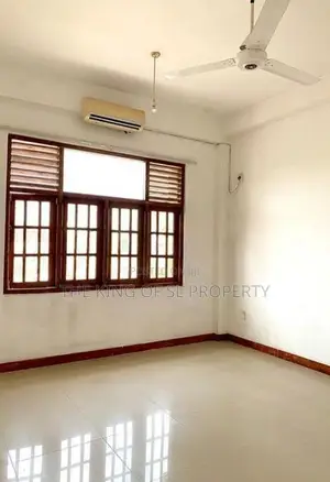 House / Appartement Building for sale in Kohuwala