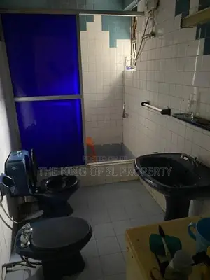 Land/ old House for sale in Colombo 08