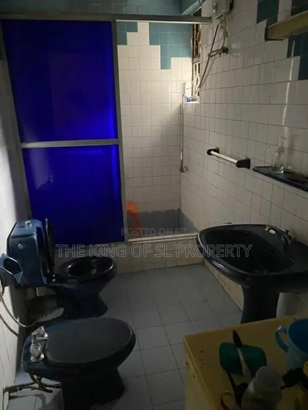 Land/ old House for sale in Colombo 08
