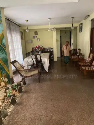 Land/ old House for sale in Colombo 08