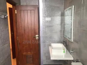 Fully Furnished Luxury Apartment For Rent in Colombo 4