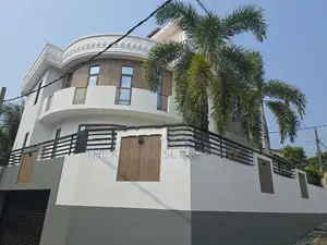 Luxury House for sale in Dehiwala