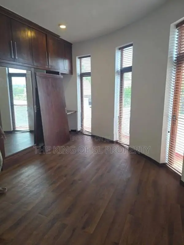 Luxury House for sale in Dehiwala