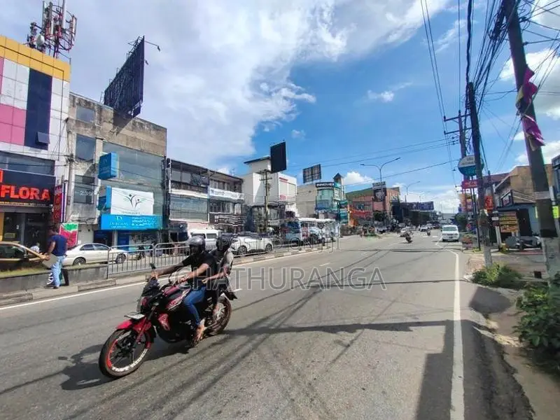 COMMERCIAL BUILDING AND LAND For SALE KADAWATHA
