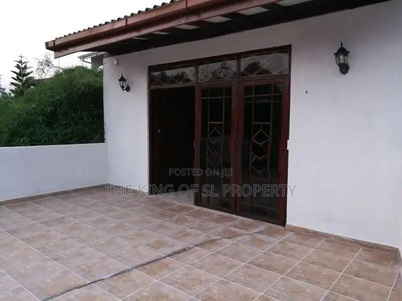 House for sale in Battaramulla