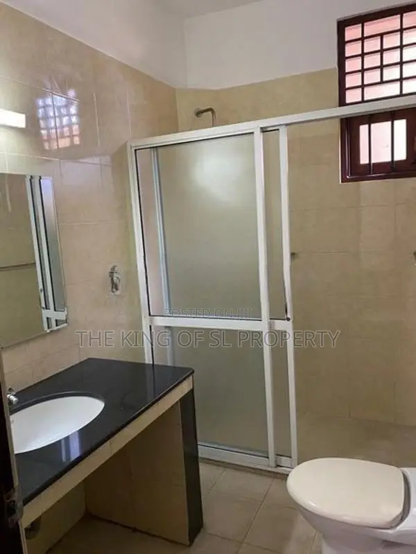 House for sale in Thalawathugoda