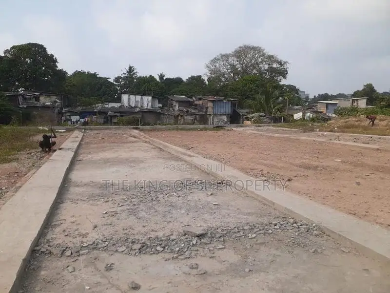 Land for sale in Colombo 14