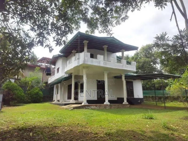 Spacious Two Story Modern Type Semi Luxury House for Sale (C7-10067)