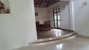 Spacious Two Story Modern Type Semi Luxury House for Sale (C7-10067)