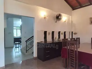 Spacious Two Story Modern Type Semi Luxury House for Sale (C7-10067)