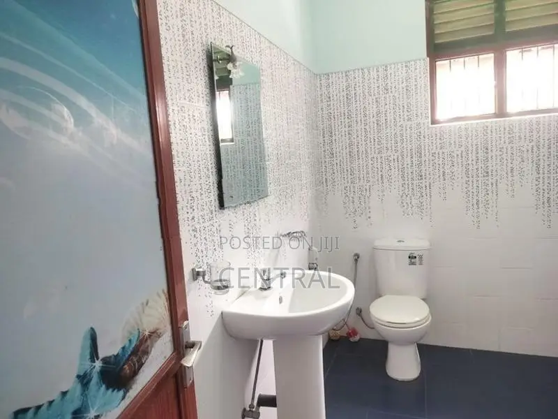Spacious Two Story Modern Type Semi Luxury House for Sale (C7-10067)
