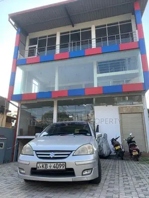 Building for sale in Athurugiriya