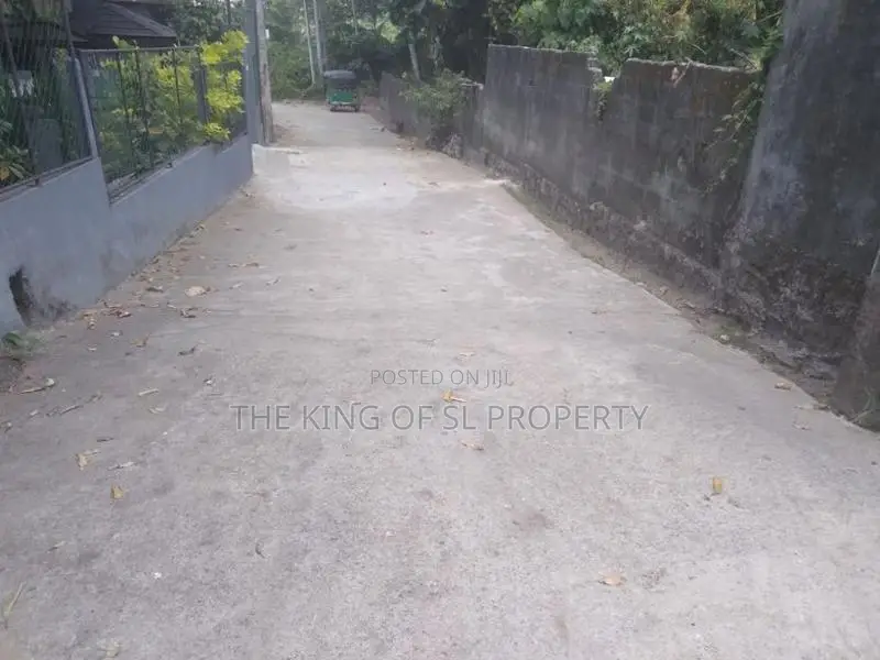 House for sale in Thalawathugoda