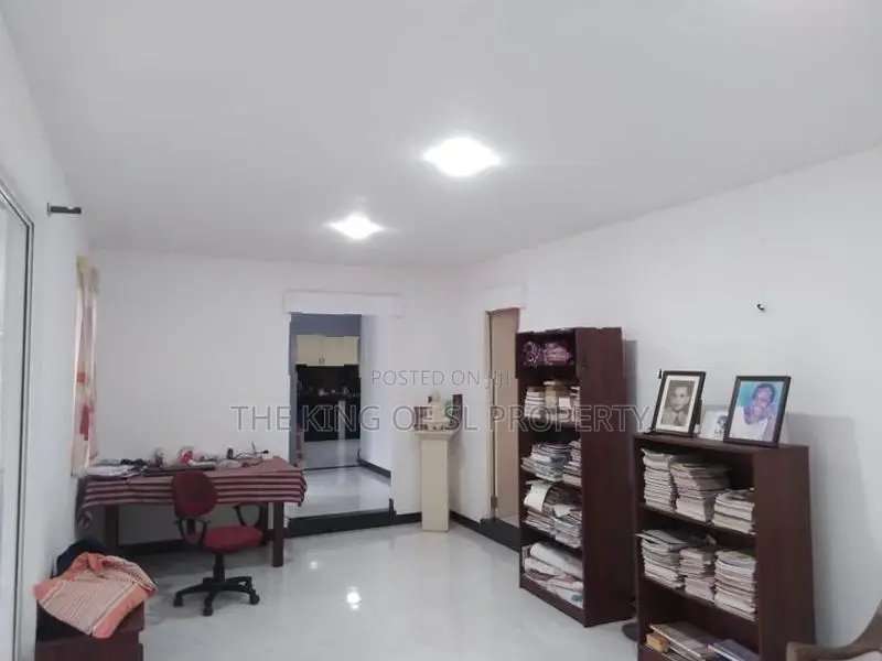 House for sale in Thalawathugoda