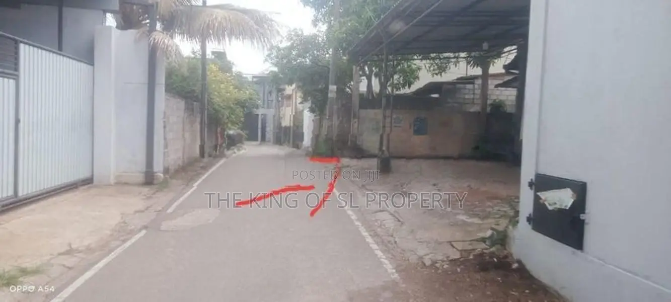 Land for sale in Thalawathugoda