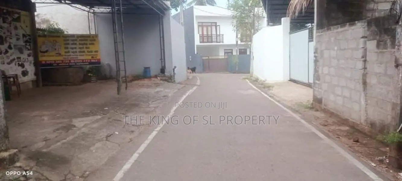 Land for sale in Thalawathugoda