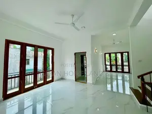 පිලියන්දල නගරයෙහි පිහිටි අලුත්ම තෙමහල් නිවසක් විකිණීමට
