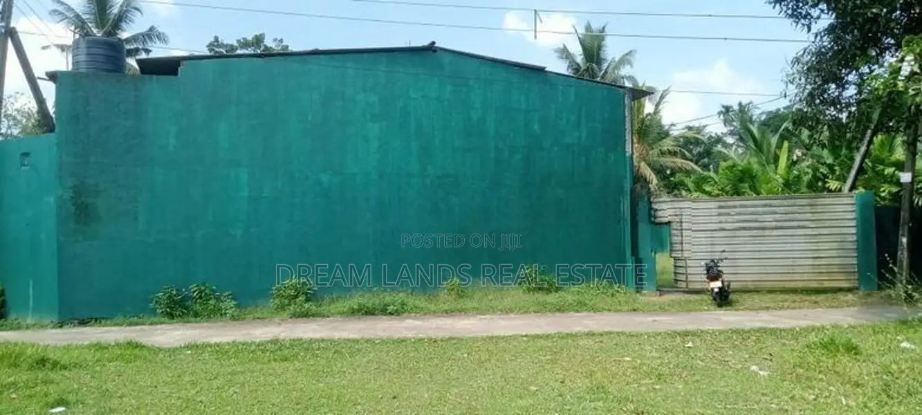 COMMERCIAL BUILDING FOR SALE IN DOMPE (SP1065)