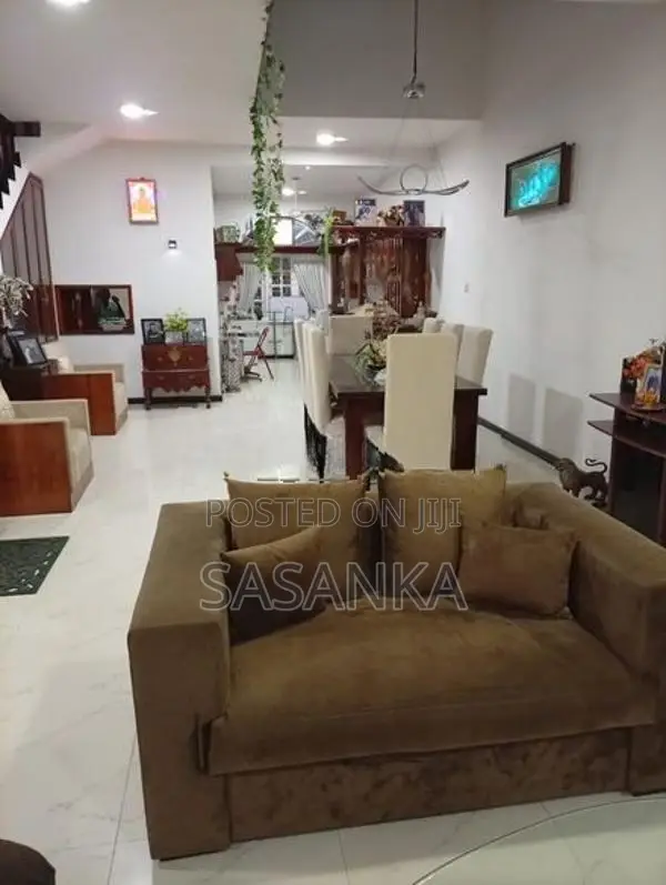 Ratmalana Attidiya Road 9Bed Rooms Three Story Luxury House For Sale