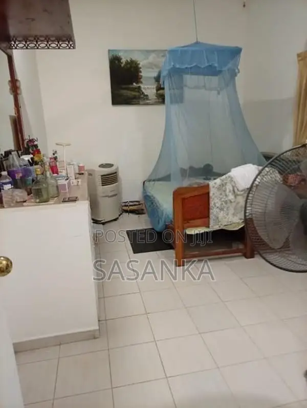 Ratmalana Attidiya Road 9Bed Rooms Three Story Luxury House For Sale