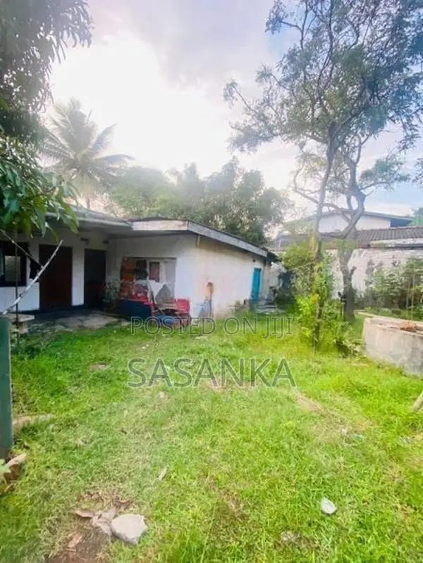 Moratuwa Lakshapthiya 22 Perches Land With House For sale