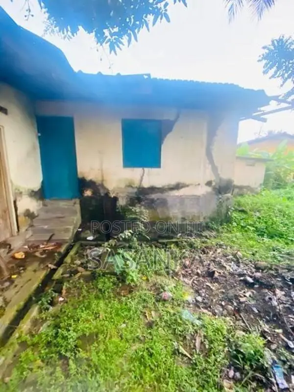 Moratuwa Lakshapthiya 22 Perches Land With House For sale