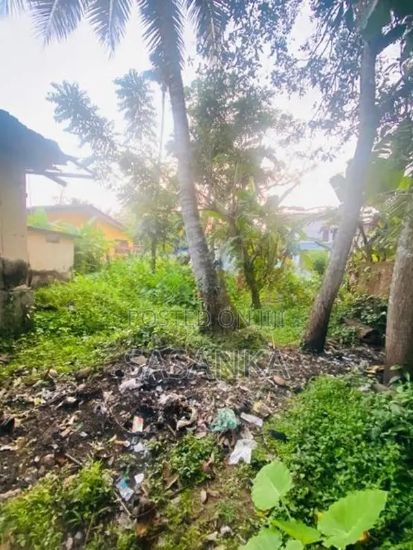Moratuwa Lakshapthiya 22 Perches Land With House For sale