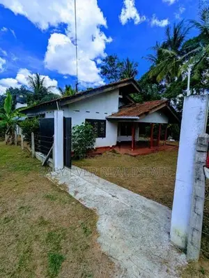 අඩි 20 කාපට් පාරට මුහුණලා පර්චස් 20ම ගත්තොත් – නිවස නොමිලේ