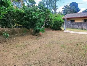 අඩි 20 කාපට් පාරට මුහුණලා පර්චස් 20ම ගත්තොත් – නිවස නොමිලේ