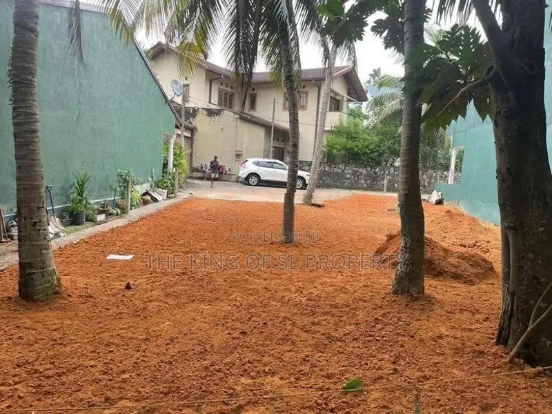 Land for sale in Battaramulla ( Pelawatta )