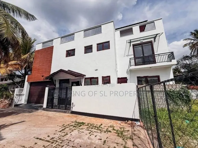 Brandnew House for sale in Rathmalana