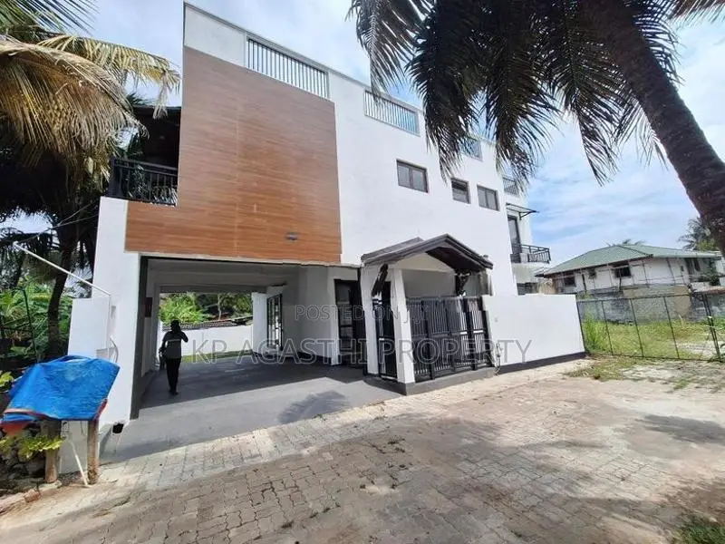 super luxury house for sale in mount lavenia