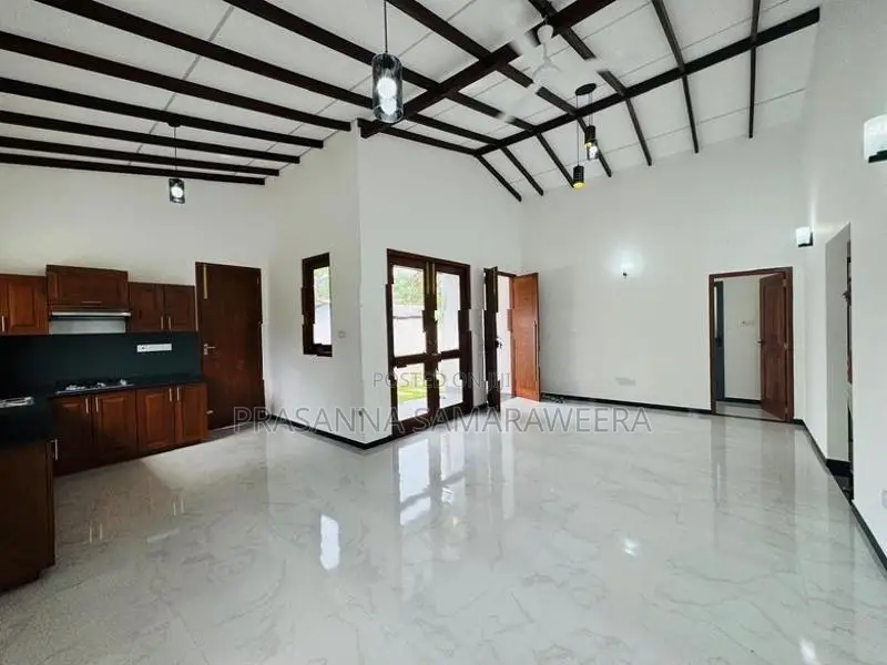 සුඛෝපභෝගී අති නවීනතම සුවිසල් නිවස විකිණීමට