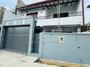 අති සුඛෝපභෝගී අලංකාර සුවිසල් දෙමහල් නිවස විකිණීමට piliyandala