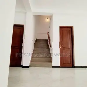 අති සුඛෝපභෝගී අලංකාර සුවිසල් දෙමහල් නිවස විකිණීමට piliyandala
