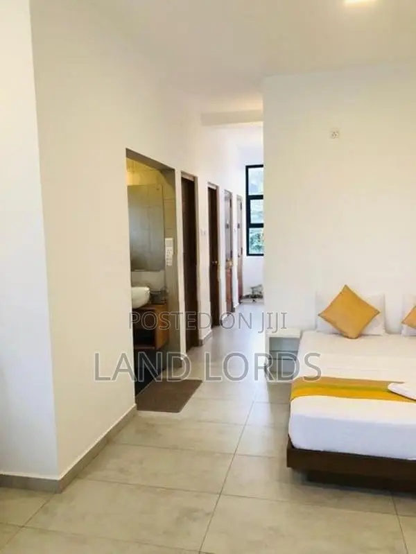 40P Multi Residential and Commercial Building FOR RENT in Colombo 5