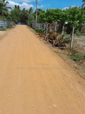 HHL1037 - Land for sale in Kommathurai