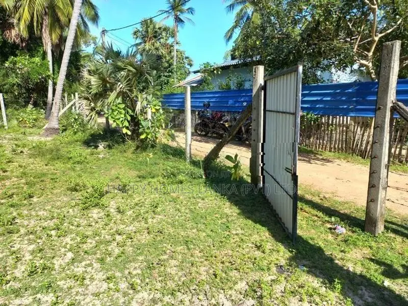 HHL0360 - Land for sale in Mylambaveli