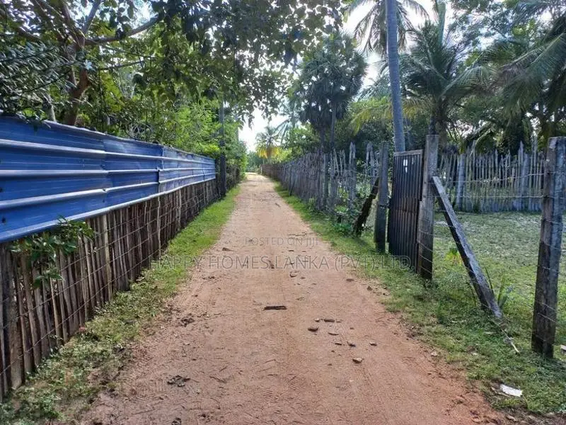 HHL0360 - Land for sale in Mylambaveli