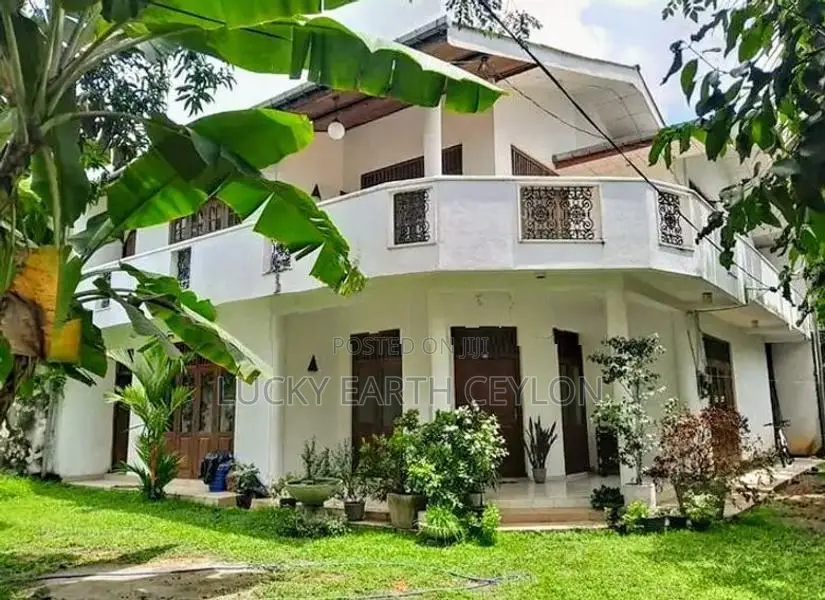 Battaramulla, 2 Story, Unfurnished Well Maintained House ForRent(ZM112