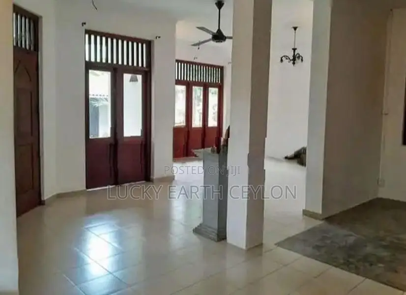 Battaramulla, 2 Story, Unfurnished Well Maintained House ForRent(ZM112